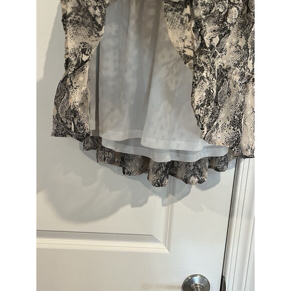 Altar’d State Smocked Elastic Waist Flutter Reptile Print Black/gray Skirt. Lg - Picture 4 of 6